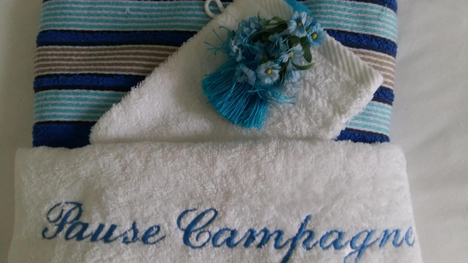 홈스테이 Pause Campagne - Chambres D'Hotes Pouy-de-Touges